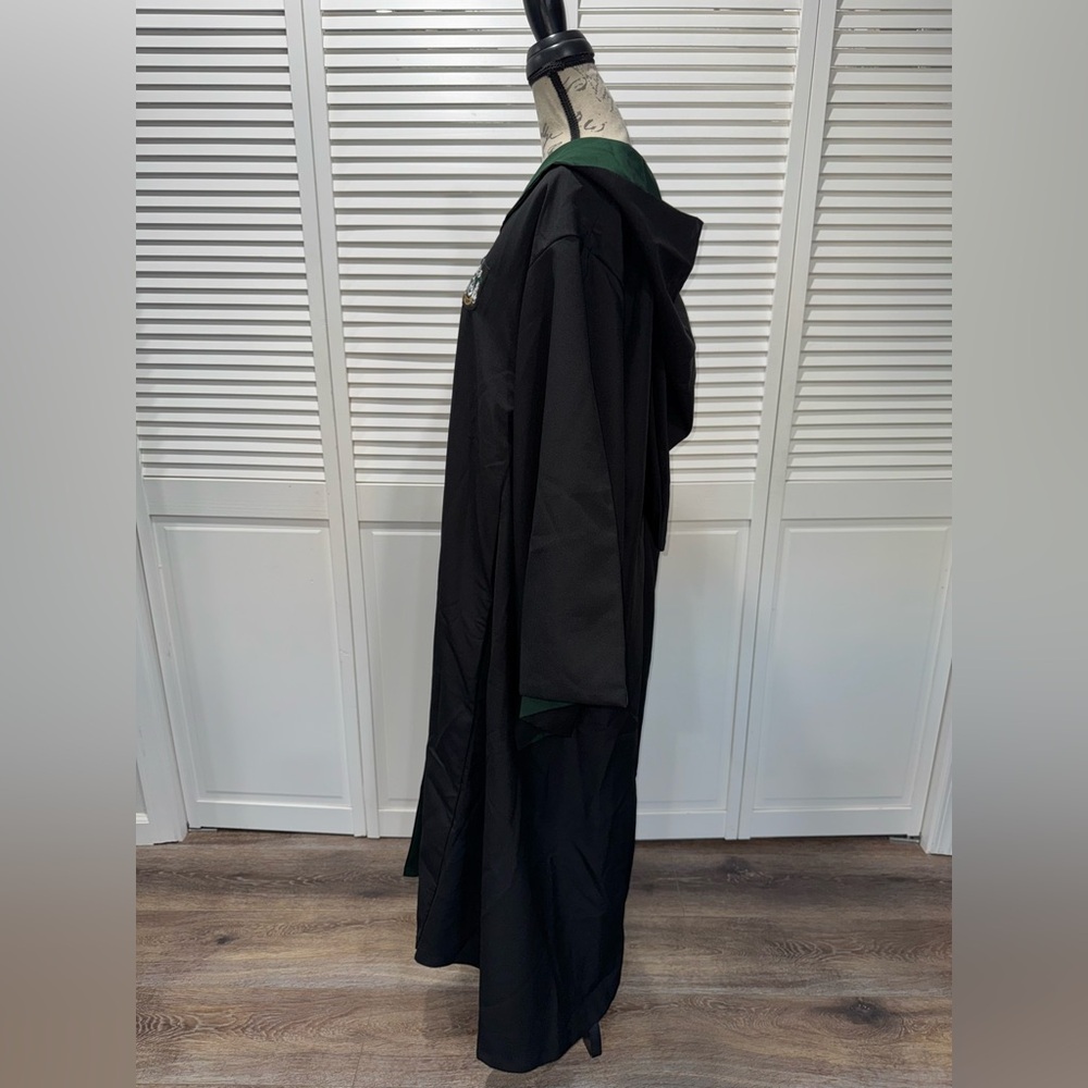 NWOT🐍Universal Studios The Wizarding World Of Harry Potter Slytherin House Robe - Picture 7 of 13